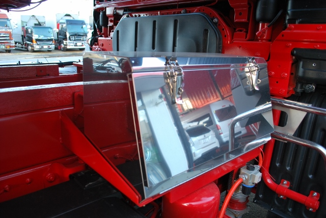 H27　三菱　スーパーグレート　ダンプ　5300×2300　セミロングボデー　新古車！