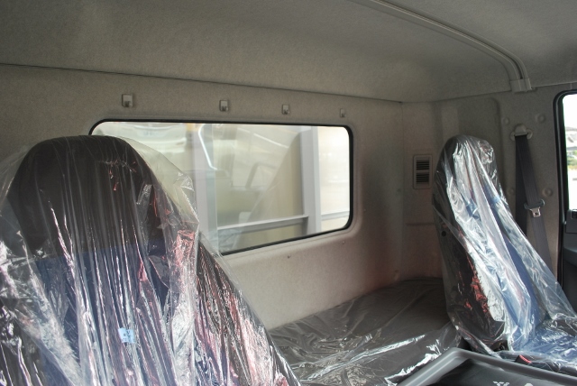 【112】三菱ふそうファイター　アルミウイング　 未使用車　リアエアサス