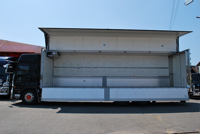 【253】ＵＤトラックスクオン　中低床　冷凍ウイング　ハイルーフ　リヤエアサス