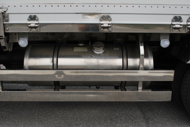 Ｈ１８　いすゞ　フォワード　冷凍ウィング　標準　リアリーフサス　６２００ボデー