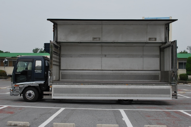Ｈ１８　いすゞ　フォワード　冷凍ウィング　標準　リアリーフサス　６２００ボデー
