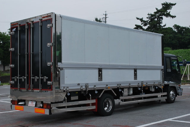Ｈ１８　いすゞ　フォワード　冷凍ウィング　標準　リアリーフサス　６２００ボデー
