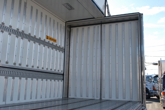 H23 UDトラックス　クオン　冷凍ウイング