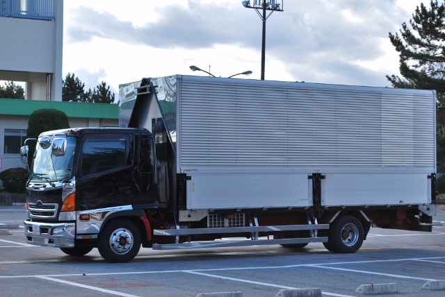 Ｈ２３　日野　レンジャープロ　冷凍ウィング　セミワイド　リアリーフ