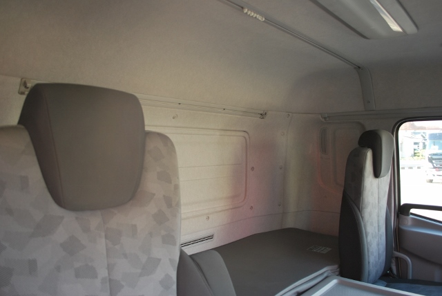 H23 UDトラックス　クオン　冷凍ウイング