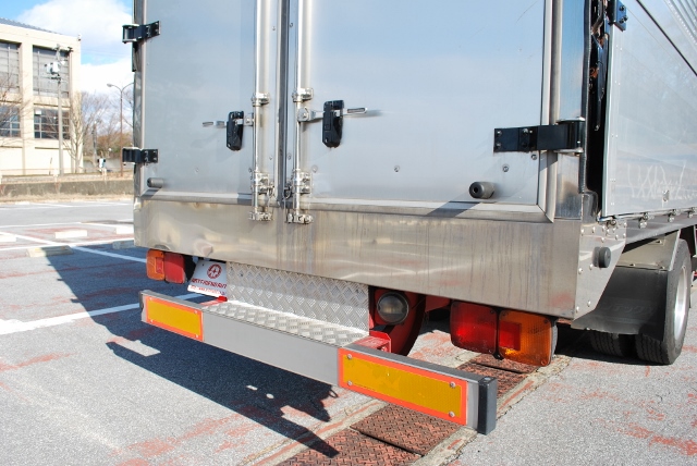 Ｈ２３　日野　レンジャープロ　冷凍ウィング　セミワイド　リアリーフ