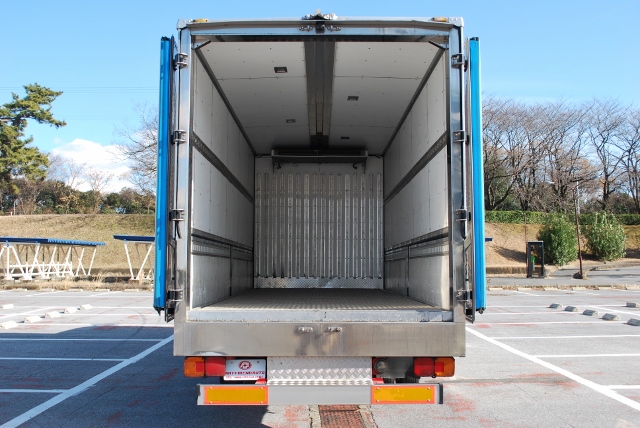 Ｈ２３　日野　レンジャープロ　冷凍ウィング　セミワイド　リアリーフ