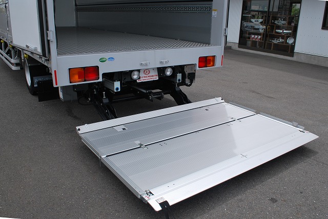 【256】日野レンジャー　ワイド　冷凍ウイング　格納ゲート付　リヤエアサス