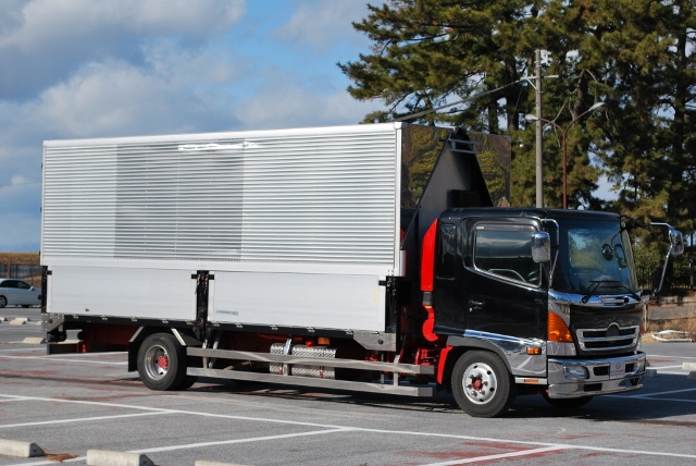 Ｈ２３　日野　レンジャープロ　冷凍ウィング　セミワイド　リアリーフ