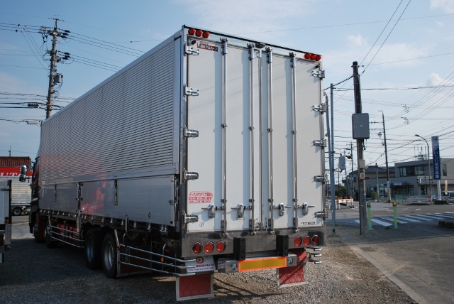 H20　グランドプロフィア　４軸アルミウイング