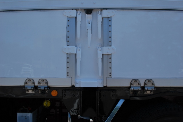 Ｈ１８　日野　グランドプロフィア　冷凍ウィング　中低床　リアエアサス　キーストン