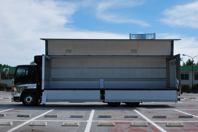 Ｈ１８　日野　グランドプロフィア　冷凍ウィング　中低床　リアエアサス　キーストン