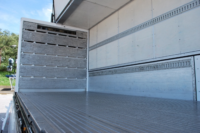 Ｈ１８　日野　グランドプロフィア　冷凍ウィング　中低床　リアエアサス　キーストン