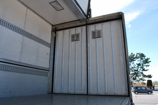 Ｈ１８　日野　グランドプロフィア　冷凍ウィング　中低床　リアエアサス　キーストン