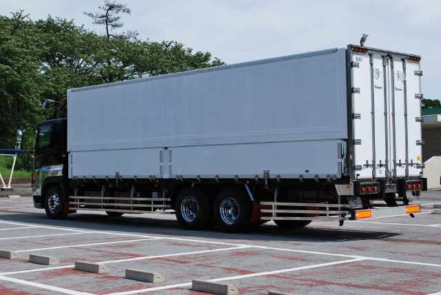 Ｈ１８　日野　グランドプロフィア　冷凍ウィング　中低床　リアエアサス　キーストン