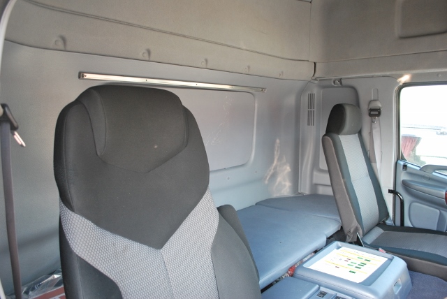 H20　グランドプロフィア　４軸アルミウイング