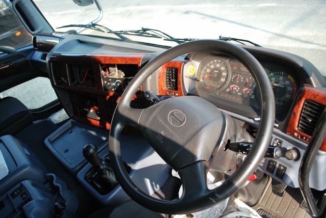 H20　グランドプロフィア　４軸アルミウイング