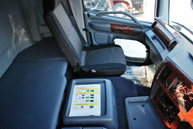 H20　グランドプロフィア　４軸アルミウイング