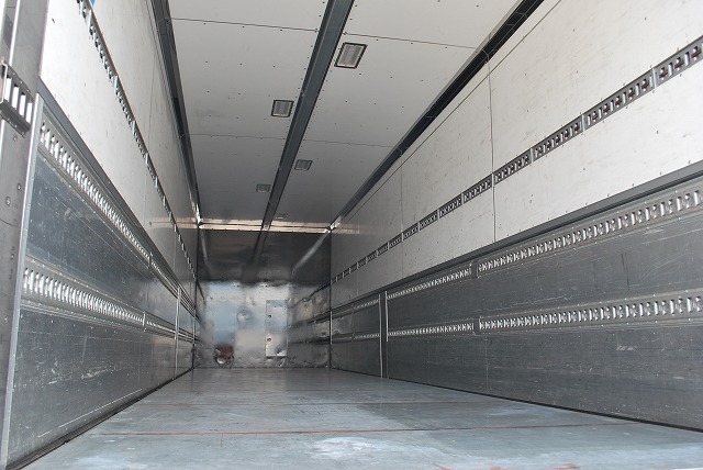 【257】ＵＤトラックスクオン　中低床　アルミウイング　格納ゲート付