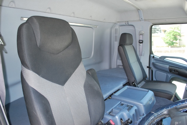 Ｈ１８　日野　グランドプロフィア　冷凍ウィング　中低床　リアエアサス　キーストン