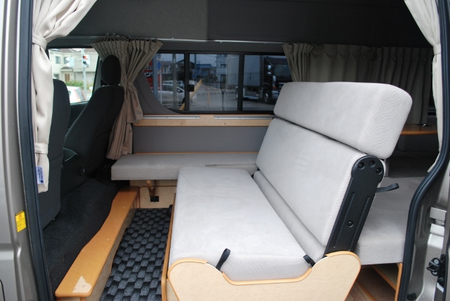 H26 ハイエース キャンピングカー