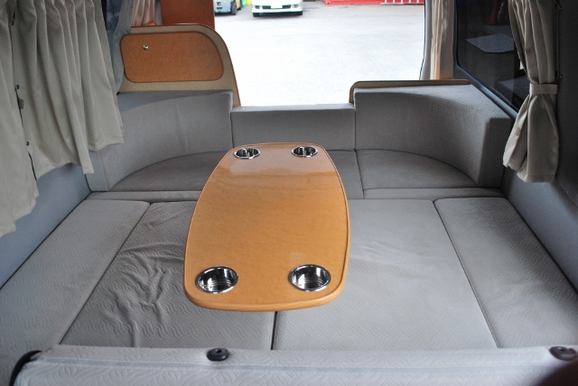 H26 ハイエース キャンピングカー