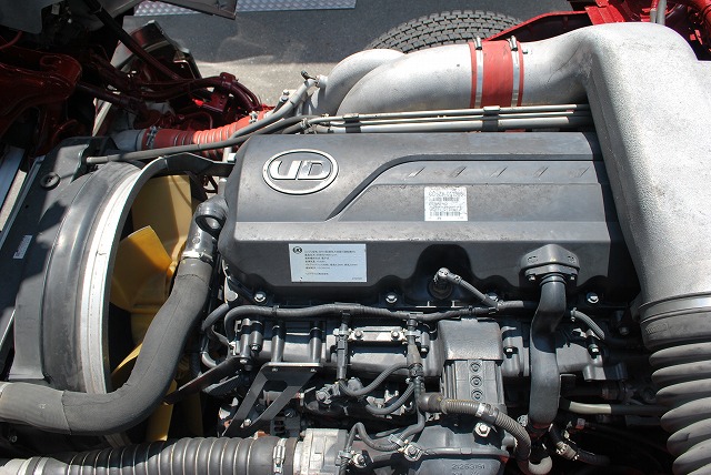 【257】ＵＤトラックスクオン　中低床　アルミウイング　格納ゲート付