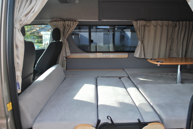 H26 ハイエース キャンピングカー