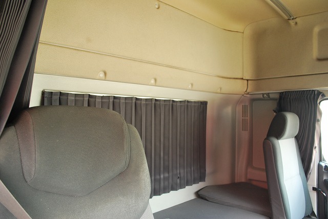 【260】日野グランドプロフィア　中低床　アルミウイング　ハイルーフ　