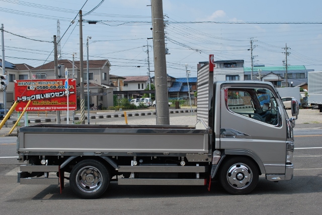 【133】三菱ふそうジェネレーションキャンター　平ボデー　カスタム　ハイグレード