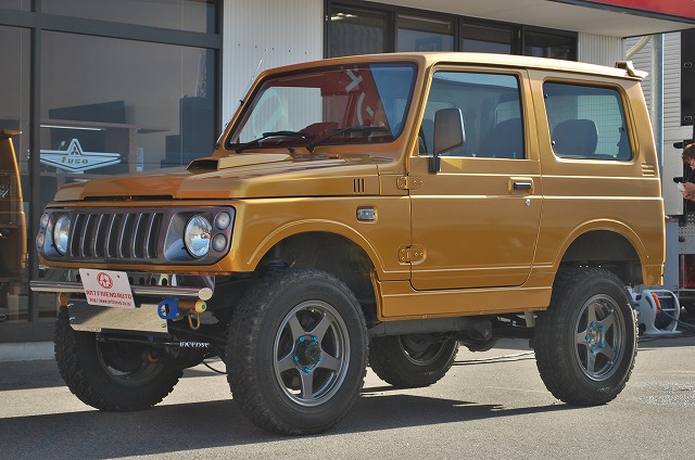 スズキ　ジムニー　４ＷＤ　ＡＴ車　カスタム多数　２年車検付！登録費用込み！