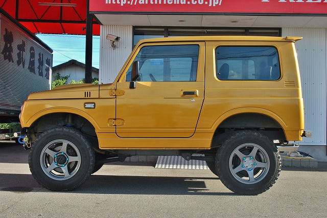 スズキ ジムニー 4WD AT車 カスタム多数 2年車検付!登録費用込み!