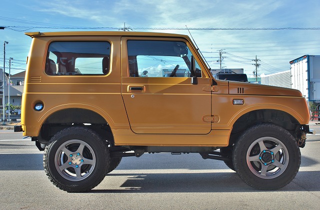 スズキ ジムニー 4WD AT車 カスタム多数 2年車検付!登録費用込み!