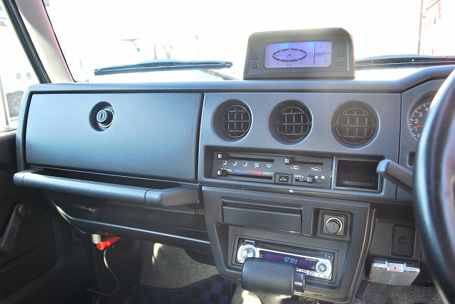 スズキ ジムニー 4WD AT車 カスタム多数 2年車検付!登録費用込み!