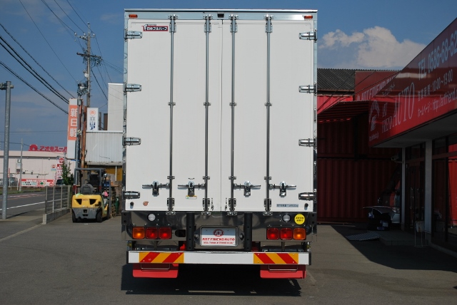 【26】H27　UDトラックス　クオン　中低床アルミウイング　ハイルーフ