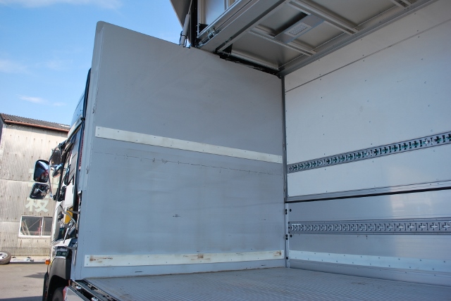 【26】H27　UDトラックス　クオン　中低床アルミウイング　ハイルーフ