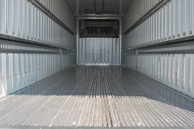 H21　ＵＤトラックス　クオン　冷凍ウイング　リアエアサス