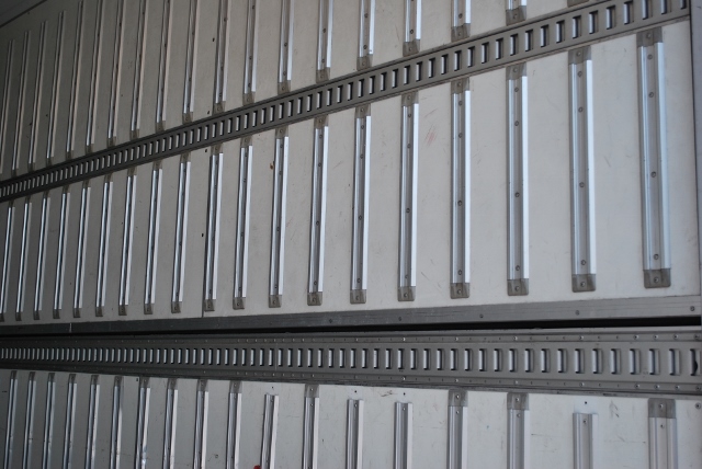 H21　ＵＤトラックス　クオン　冷凍ウイング　リアエアサス