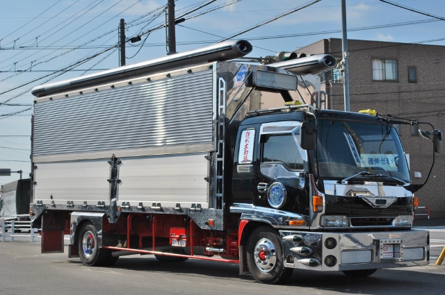 【252】いすゞフォワード　アルミウイング　造りボデー　カスタム多数