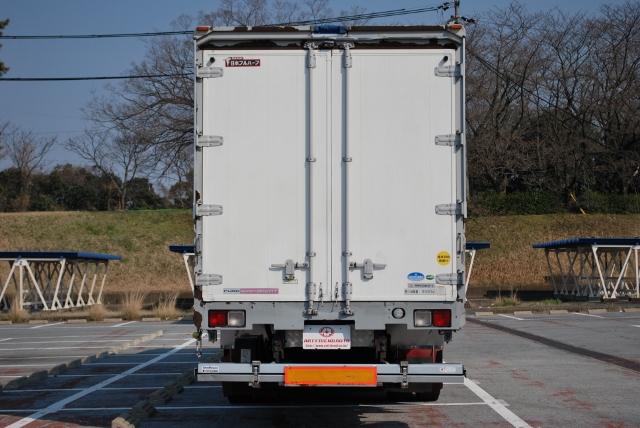 【84】H22　三菱ふそう　スーパーグレート　アルミウイング　ハイルーフ　リアエアサス　格納ゲート付