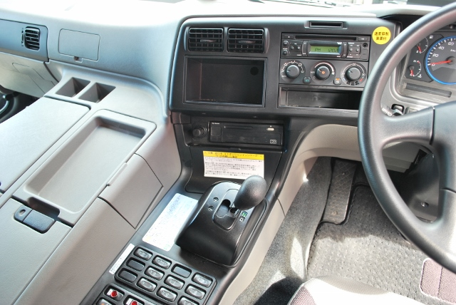 【270】三菱ふそうスーパーグレート　中低床　アルミウイング　ハイルーフ　総輪エアサス