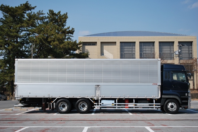 【84】H22　三菱ふそう　スーパーグレート　アルミウイング　ハイルーフ　リアエアサス　格納ゲート付