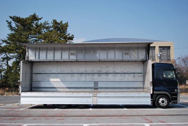 【84】H22　三菱ふそう　スーパーグレート　アルミウイング　ハイルーフ　リアエアサス　格納ゲート付