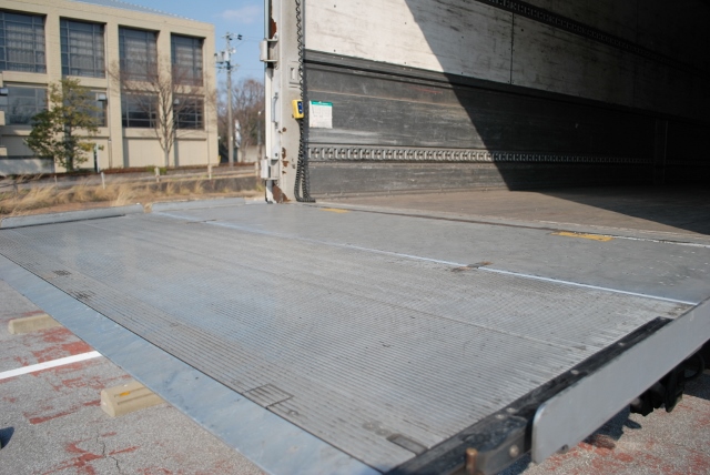 【84】H22　三菱ふそう　スーパーグレート　アルミウイング　ハイルーフ　リアエアサス　格納ゲート付