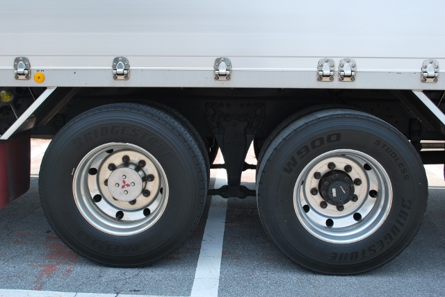 【94】三菱ふそうスーパーグレート　高床　アルミウイング　リアエアサス