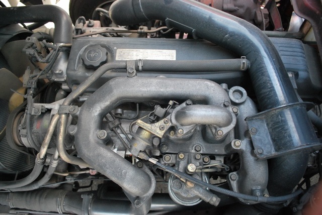 H16 ニッサンディーゼル　コンドル　アルミウイング