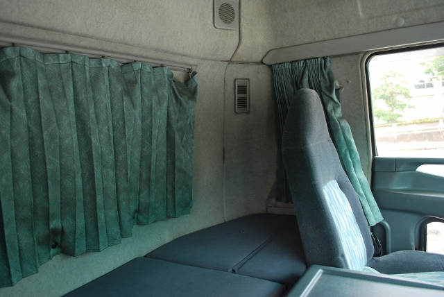 【124】三菱ふそうスーパーグレート　低床アルミウイング　ハイルーフ　総輪エアサス