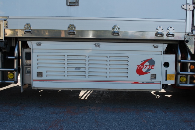 Ｈ２２　ＵＤ　クオン　４軸低床　冷凍ウィング　総輪エアサス　ジョルダー４列　キーストン