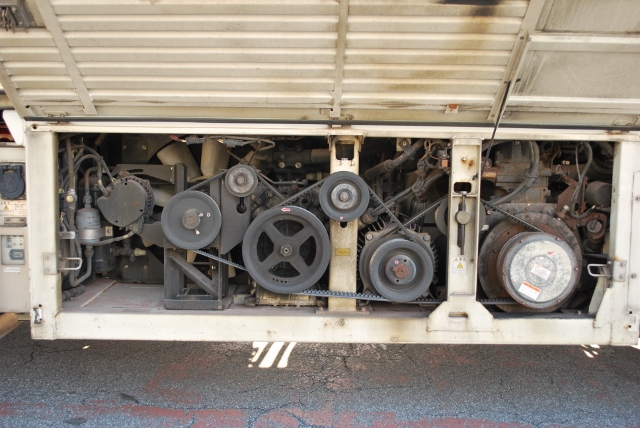 Ｈ２２　ＵＤ　クオン　４軸低床　冷凍ウィング　総輪エアサス　ジョルダー４列　キーストン