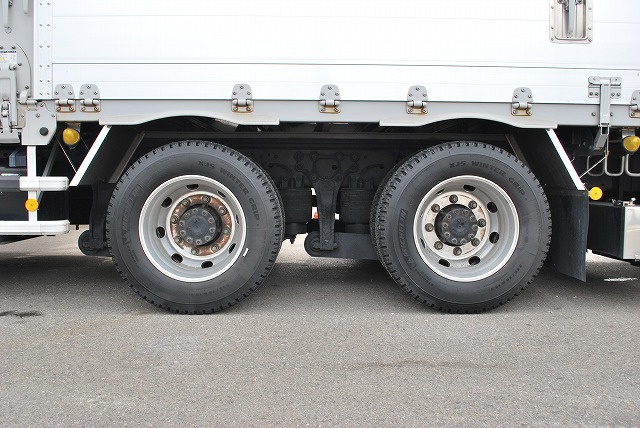 【275】UDトラックスクオン　低床　アルミウイング　格納ゲート　ハイルーフ　リヤエアサス